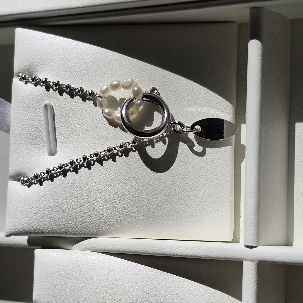 Elegant Silver and Pearl Bracelet